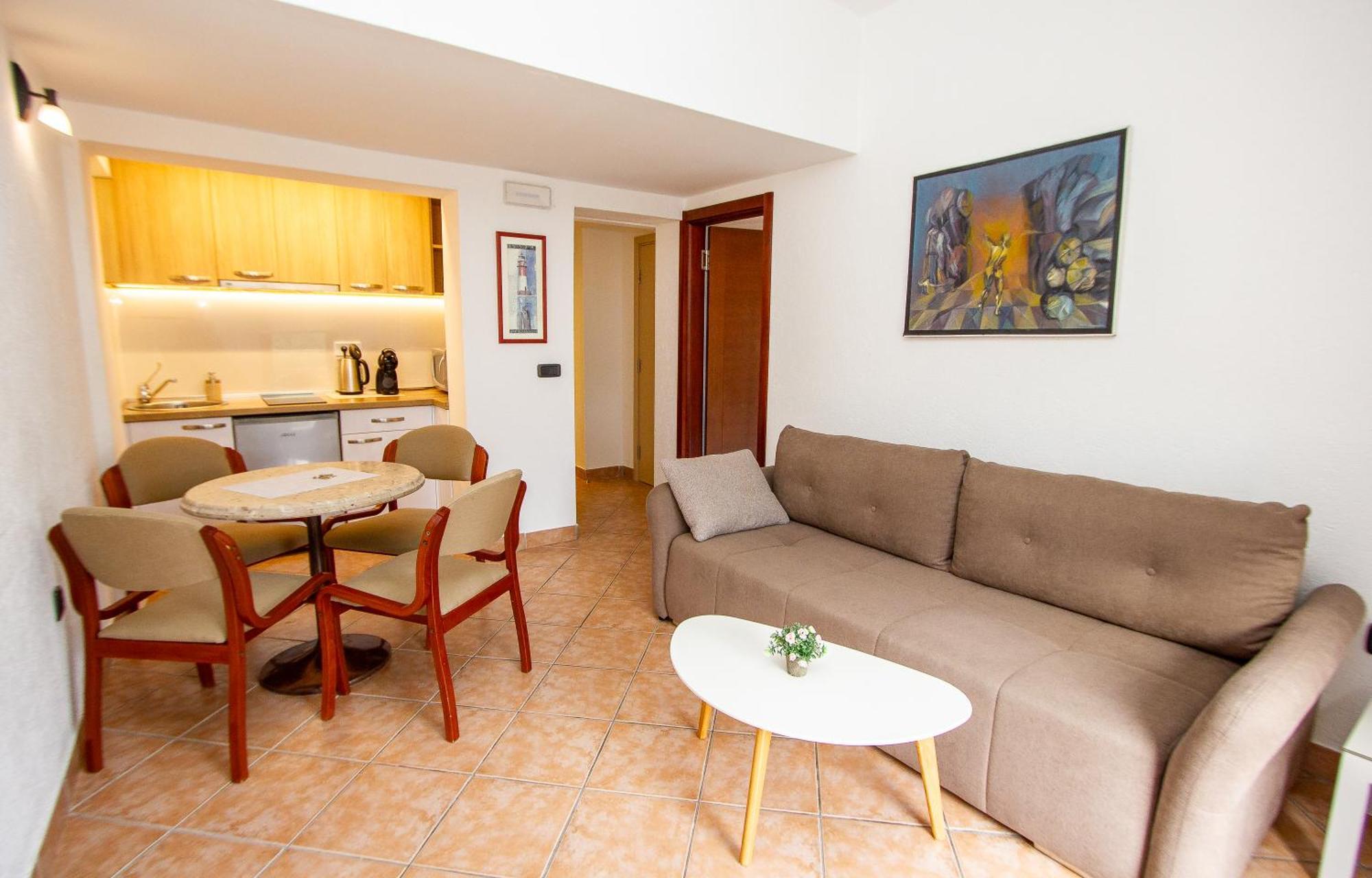 Guest House Jedro Petrovac Buitenkant foto