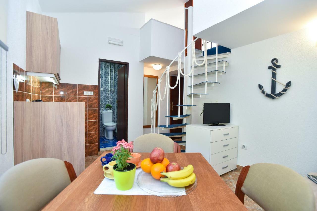 Guest House Jedro Petrovac Buitenkant foto
