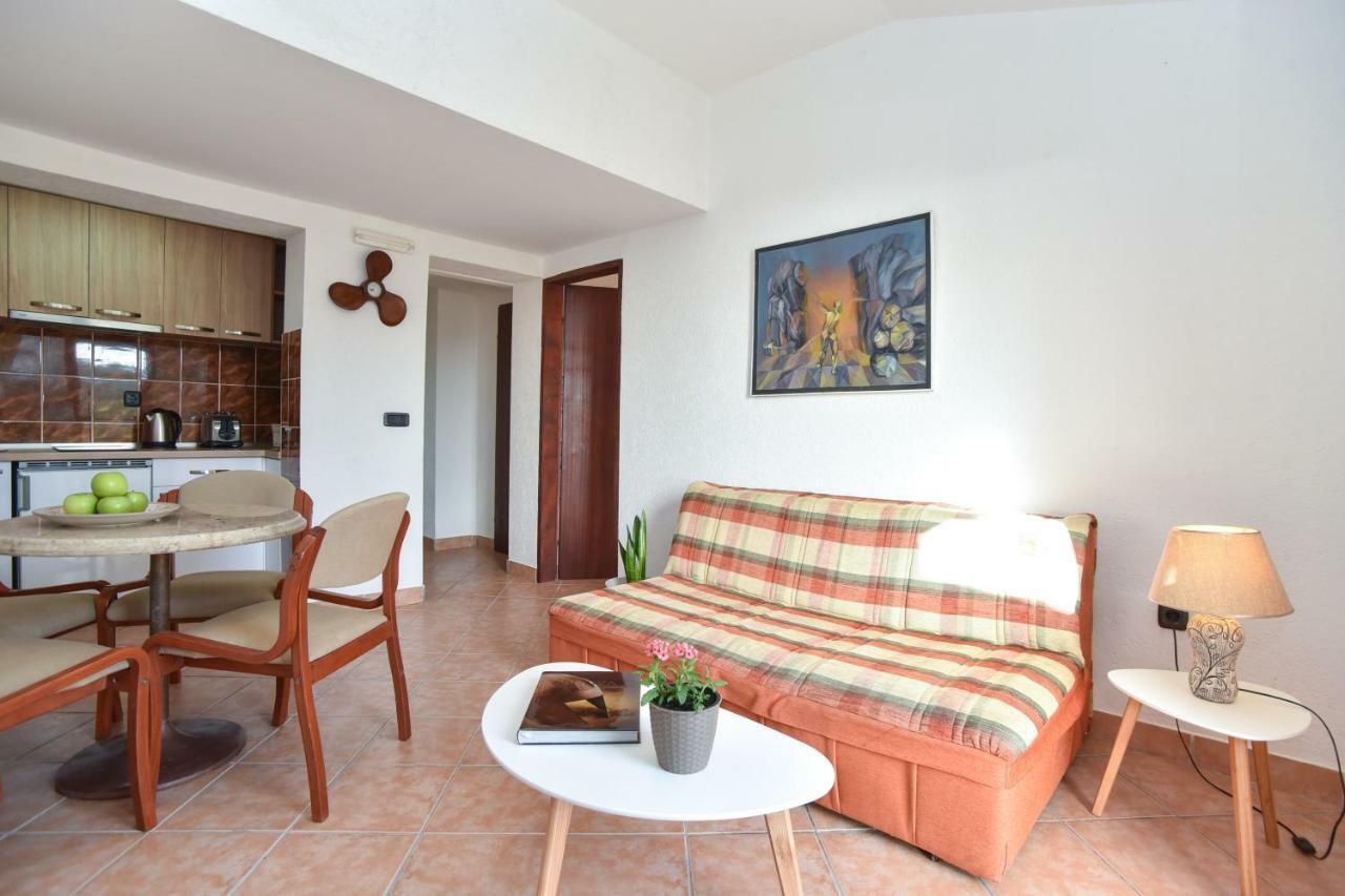 Guest House Jedro Petrovac Buitenkant foto