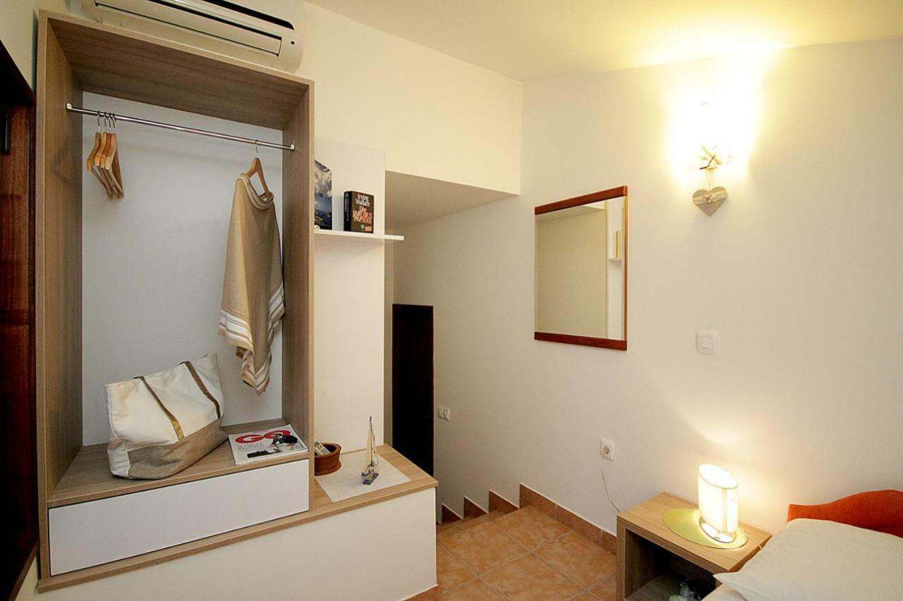 Guest House Jedro Petrovac Buitenkant foto