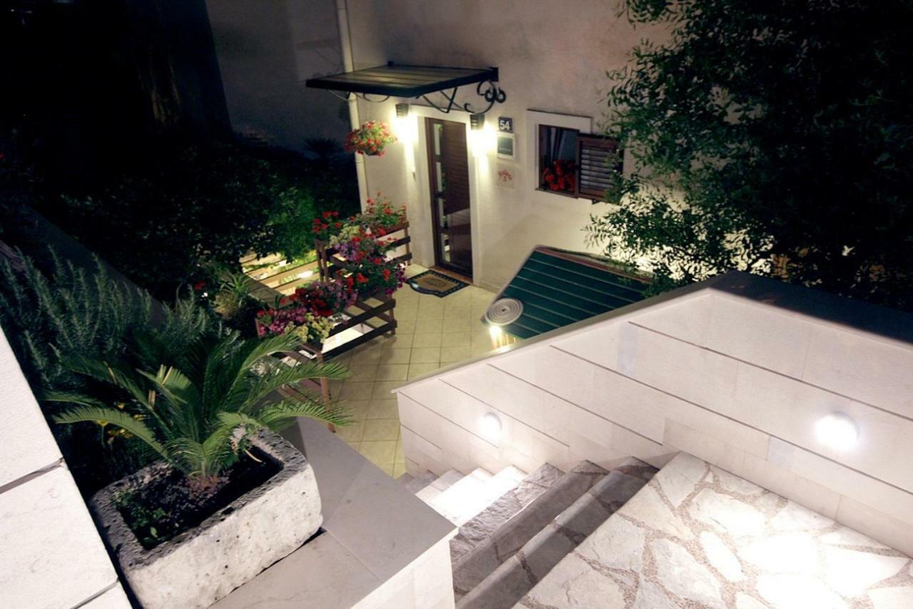 Guest House Jedro Petrovac Buitenkant foto